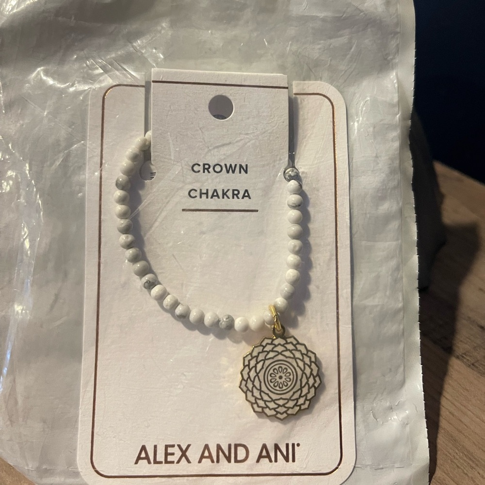 Alex and Ani Crown Chakra stretch bracelet- NWT never opened-smoke free home